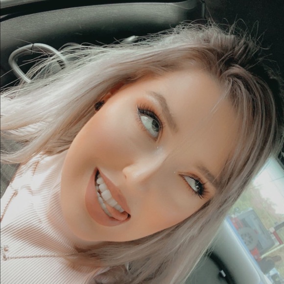 Meet your Posher, Abbey - Picture 1 of 1